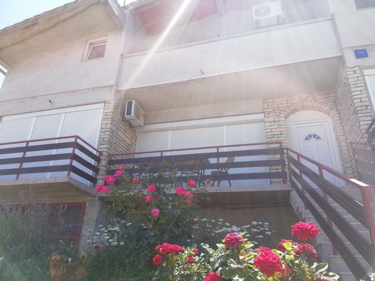 Apartmani Marija Pasman Ngoại thất bức ảnh