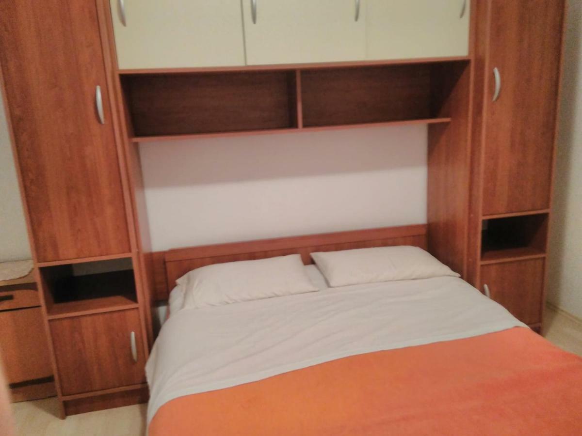 Apartmani Marija Pasman Ngoại thất bức ảnh